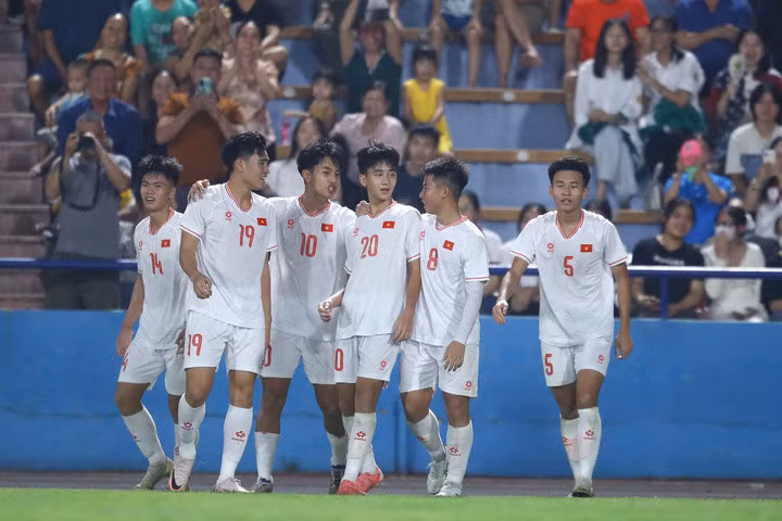 U17 Việt Nam đánh bại U17 Myanmar.