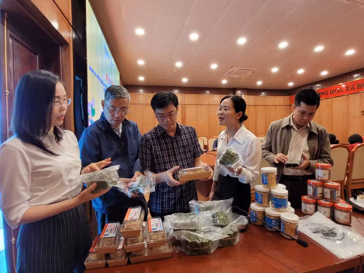 Hội đồng đánh giá sản phẩm của các chủ thể.