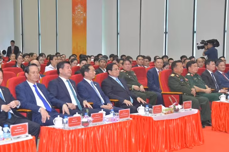 Thủ tướng Phạm Minh Chính thăm làm việc tại Công ty Star Telecom (Thương hiệu Unitel). (Ảnh: THANH GIANG)