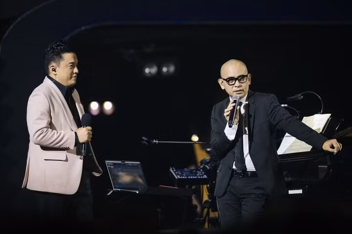 Lam Trường là khách mời bí mật trong live concert "Có đôi lần" của nhạc sĩ Đức Trí.