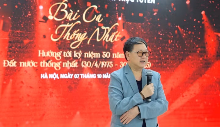 Thiếu tướng Nguyễn Đức Trịnh, Chủ tịch Hội Nhạc sĩ Việt Nam phát biểu.