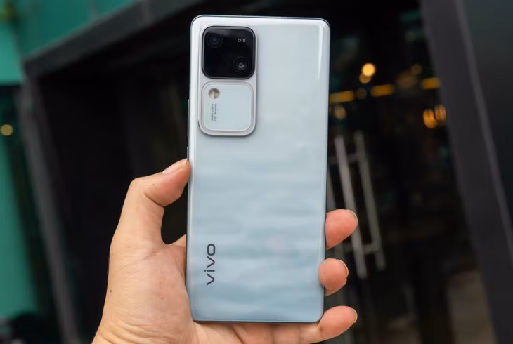 7 smartphone cận cao cấp mới ra mắt tại Việt Nam ảnh 5