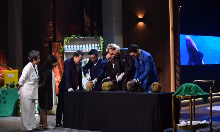 Sau 7 mùa Shark Tank, gần 200 startup nhận được cái bắt tay với các nhà đầu tư trên sóng truyền hình, nhưng số doanh nghiệp thực tế được rót vốn không nhiều. (Ảnh: Shark Tank)
