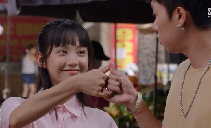 Pu trở nên thân thiết với Chải trong Đi giữa trời rực rỡ khiến khán giả bất ngờ - Ảnh: ĐPCC