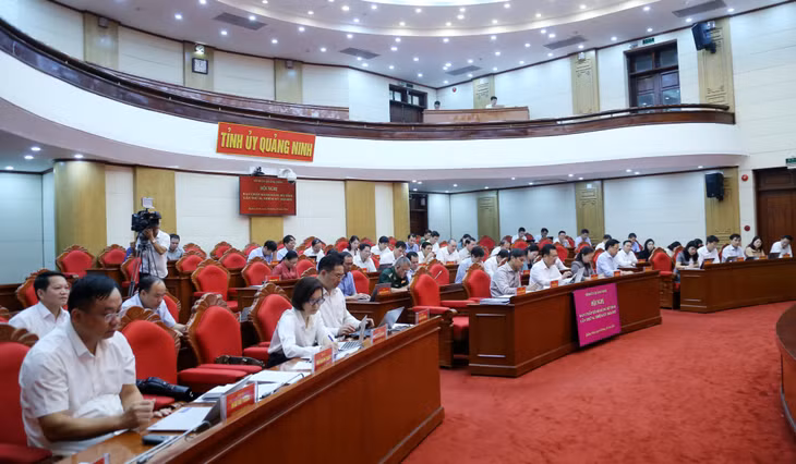 Các đại biểu tham dự hội nghị.