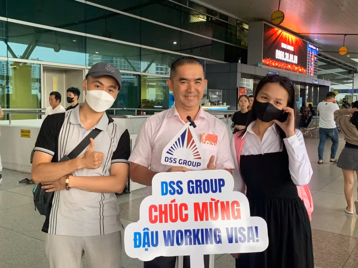 Khách hàng của DSS Group là T.V và S.M nhận được VISA và đã bay sang Úc làm việc ngày 04/10/2024 vừa qua.
