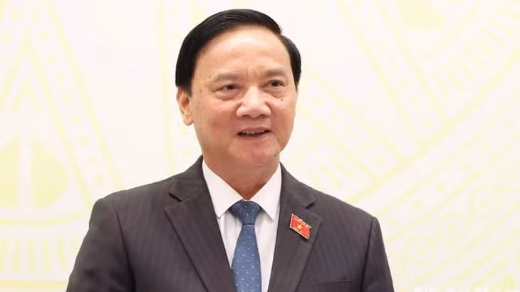 Phó Chủ tịch Quốc hội Nguyễn Khắc Định phát biểu tại họp báo. (Ảnh: DUY LINH)