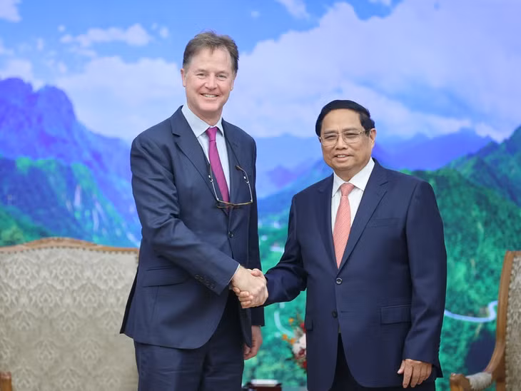 Thủ tướng Phạm Minh Chính và Chủ tịch phụ trách đối ngoại toàn cầu Tập đoàn Meta Nick Clegg - Ảnh: VGP/Nhật Bắc