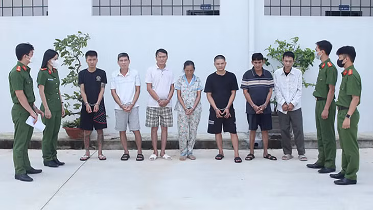 Các đối tượng tại cơ quan điều tra. Ảnh: Công an Nghệ An
