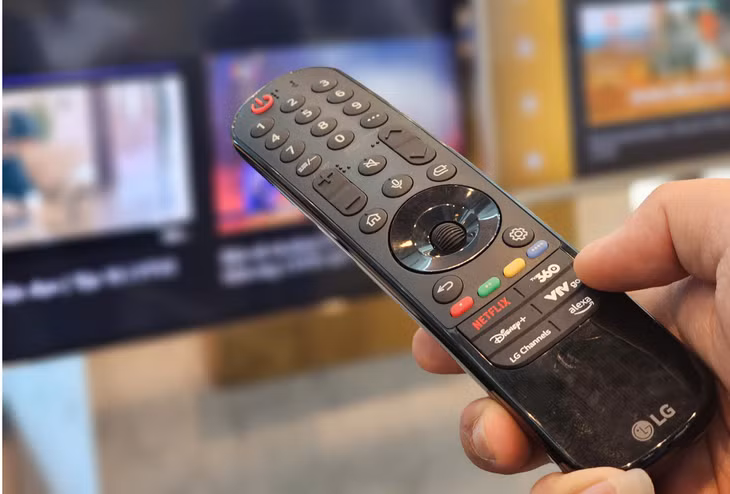 Nút bấm VTVGo đã tích hợp trên điều khiển tivi LG. Ảnh: TK