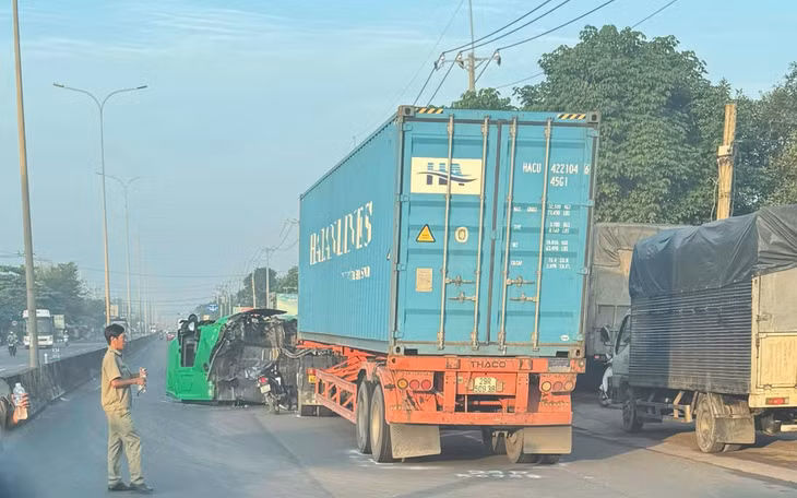 Hiện trường vụ va chạm trên đường Võ Nguyên Giáp.