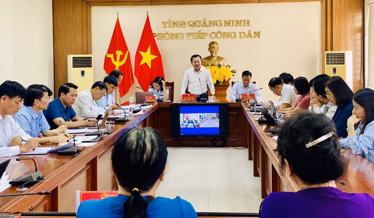 Đồng chí Cao Tường Huy, Phó Bí thư Tỉnh ủy, Chủ tịch UBND tỉnh, Chủ tịch Hội đồng Tiếp công dân tỉnh phát biểu tại buổi tiếp công dân định kỳ tháng 10/2024.