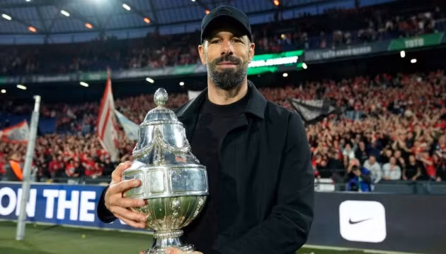 Van Nistelrooy cần tích lũy thêm kinh nghiệm.
