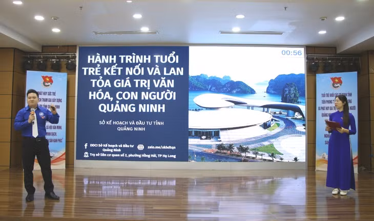 Phần thi thuyết trình Đại sứ văn hóa của đội thi Chi đoàn Sở Kế hoạch và Đầu tư.