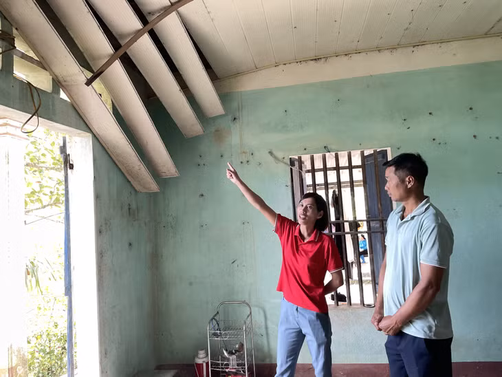 Ngôi nhà của chị Nguyễn Thị Thúy (thôn 10/10, xã Vạn Yên) đã xuống cấp nhưng phải giữ nguyên hiện trạng do nằm trong quy hoạch Dự án.