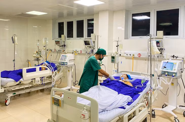 Bệnh nhân mổ tim tại Bệnh viện Đa khoa tỉnh được chăm sóc tích cực tại phòng hậu phẫu.