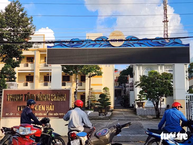 Trung tâm hành chính huyện Kiên Hải, nơi đặt Viện KSND huyện Kiên Hải mà ông Phạm Đình Chiến từng công tác - Ảnh: BỬU ĐẤU
