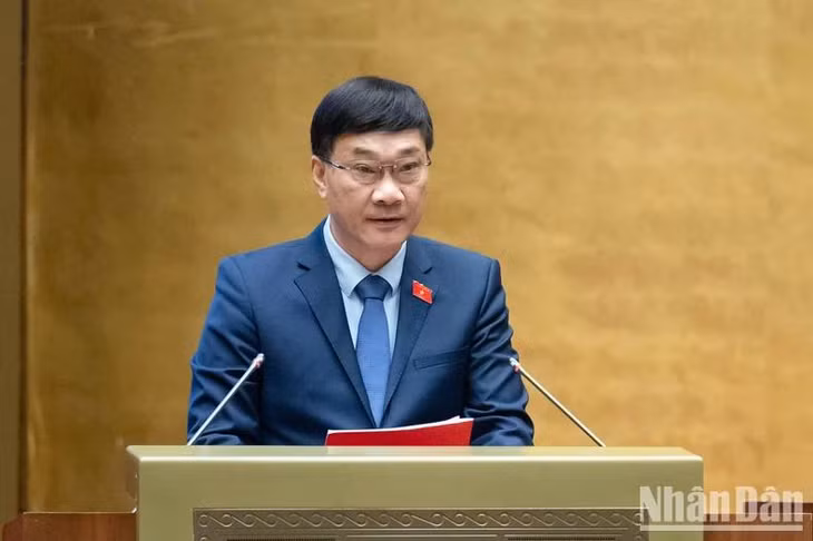Trình bày Báo cáo thẩm tra, Chủ nhiệm Ủy ban Kinh tế của Quốc hội Vũ Hồng Thanh cho biết, Ủy ban Kinh tế nhất trí với sự cần thiết đầu tư bổ sung vốn nhà nước tại VCB với lý do như đã nêu. (Ảnh: Thủy Nguyên)