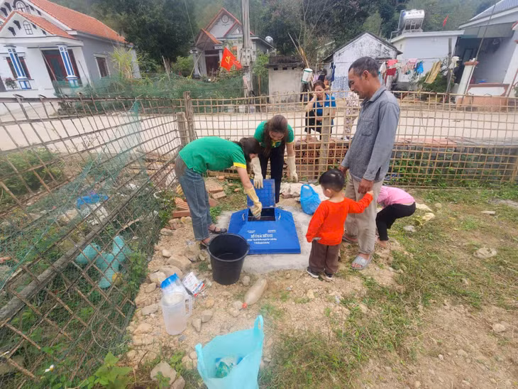 Mô hình "Ủ rác hữu cơ" được phụ nữ xã Bản Sen (huyện Vân Đồn) tích cực tham gia.