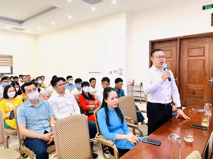 Nhiều ý kiến tại hội nghị người lao động đã được Ban lãnh đạo và Công đoàn Công ty giải quyết.