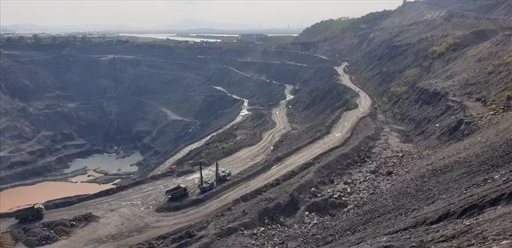 Mỏ lộ thiên 917 (Công ty Than Hòn Gai) dự kiến sẽ được TKV cải tạo thành hồ chứa nước ngọt.