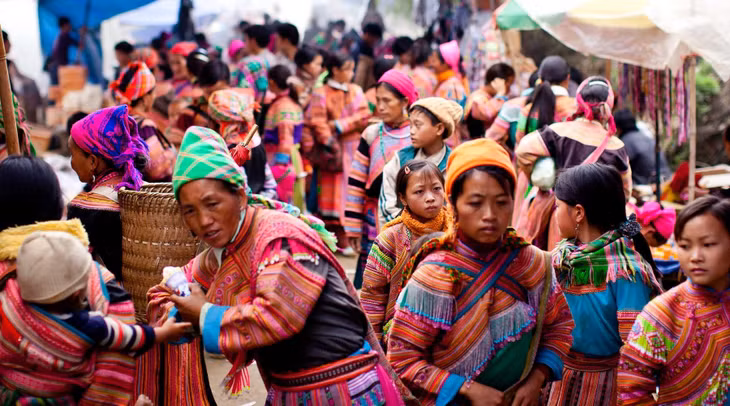 Chợ Sapa là nơi du khách có thể thưởng thức những món ăn địa phương hấp dẫn