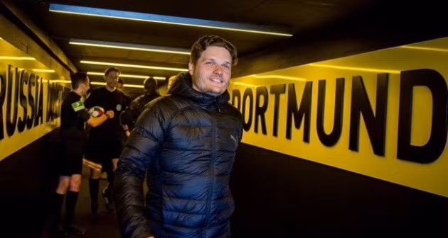 Terzic trở thành HLV trưởng Dortmund.