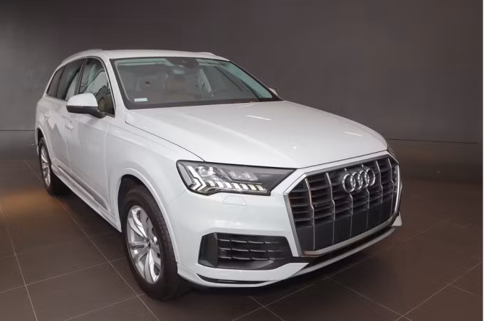 Audi Việt Nam từng đưa lệnh triệu hồi chiếc Q7 để thay thế các đai ốc liên kết của hệ thống treo trục sau. Ảnh: Lương Dũng.