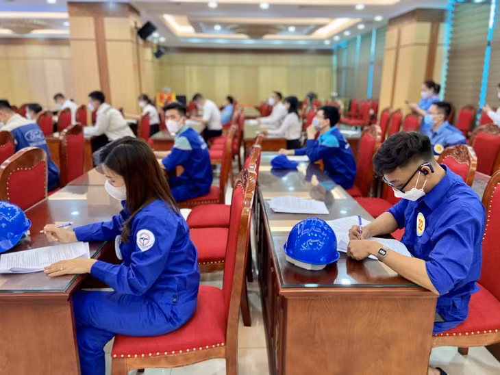 Hội thi An toàn vệ sinh viên giỏi ngành GTVT tỉnh năm 2022. Ảnh: Hoàng Nga