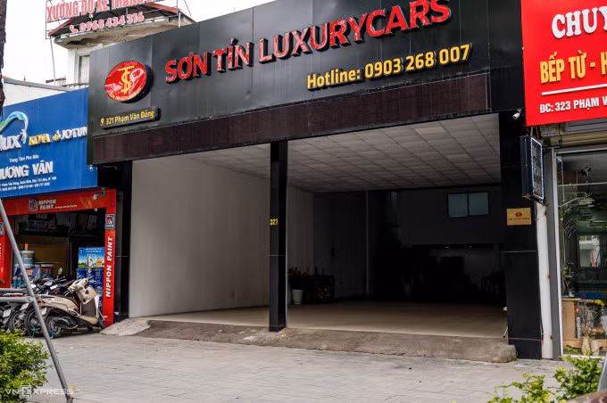 Cửa hàng không bóng xe. Ảnh: Phạm Quỳnh