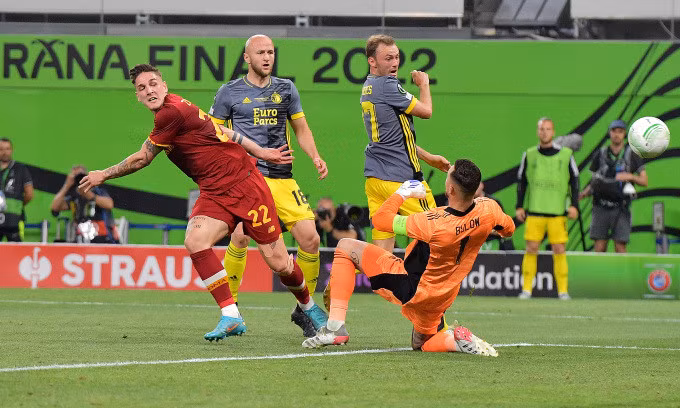 Zaniolo (số 22) trong pha ghi bàn quyết định thắng lợi cho Roma ở chung kết Europa Conference League ngày 25/5. Ảnh: Twitter / AS Roma