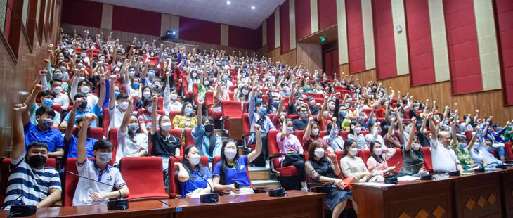 Trường Đại học Hạ Long tổ chức lễ ra quân cho 300 tình nguyện viên làm nhiệm vụ phục vụ SEA Games 31.