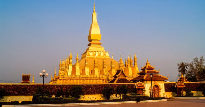 Bảo tháp Phật Pha That Luang tại thủ đô Vientiane là một trong những điểm du lịch hút khách. Ảnh: Discovery Laos