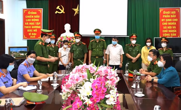 Tam giam Giam doc va hai can bo CDC Ha Giang lien quan Cong ty Viet A hinh anh 3