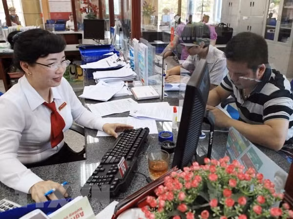 Ngan hang dau tien trien khai ho tro lai suat cho khach hang hinh anh 1