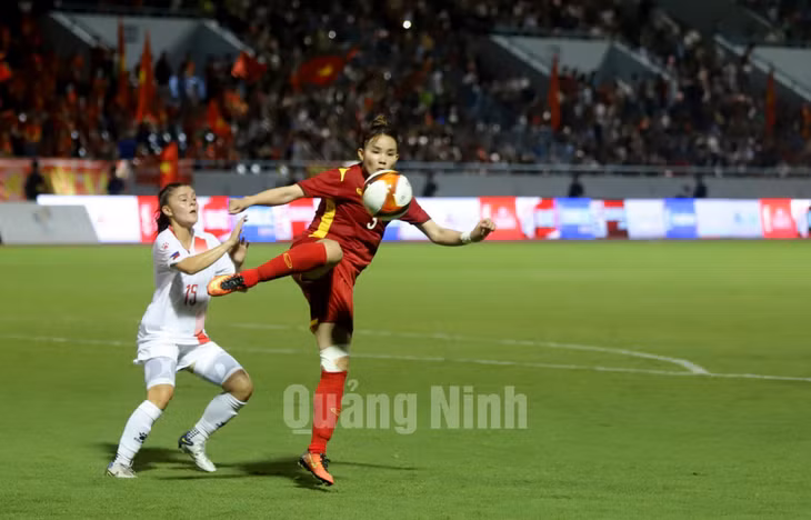 Ở hàng phòng ngự, Chương Thị Kiều hoàn toàn xứng đáng khi được mệnh danh là "bức tường thép" của ĐT nữ Việt Nam. Hầu như tất cả mọi tình huống nguy hiểm trước khung thành đều được trung vệ người Khmer hóa giải.
