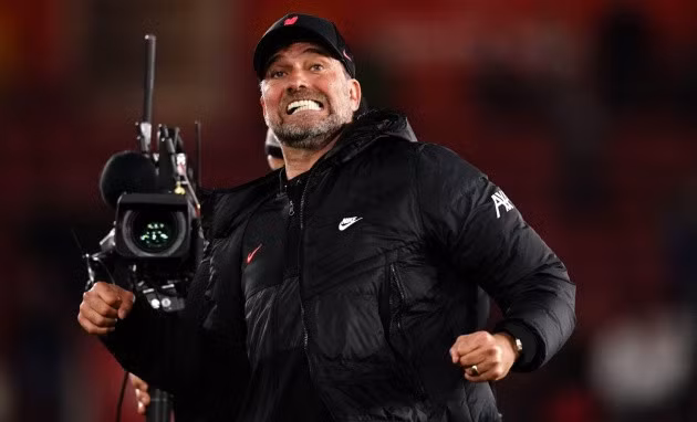 Klopp nhận giải thưởng HLV hay nhất EPL.