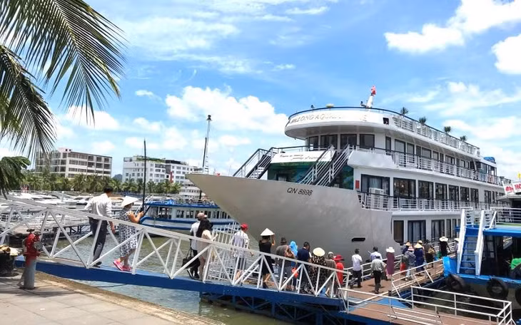 Du lịch Quảng Ninh có tín hiệu phục hồi rõ rệt sau nghỉ lễ.