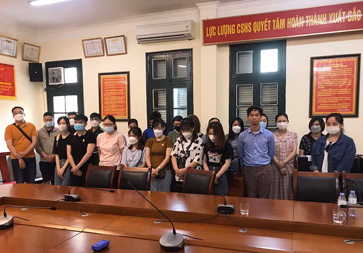 Một số đối tượng trong đường dây hoạt động cho vay “tín dụng đen” bị bắt.