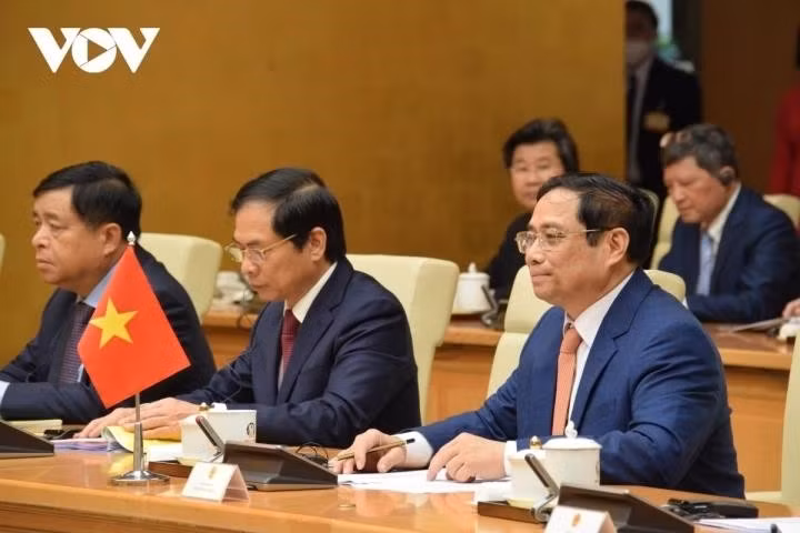 Thủ tướng Phạm Minh Chính hội đàm với Thủ tướng Nhật Bản Kishida Fumio hôm 1/5. (Ảnh: VOV)