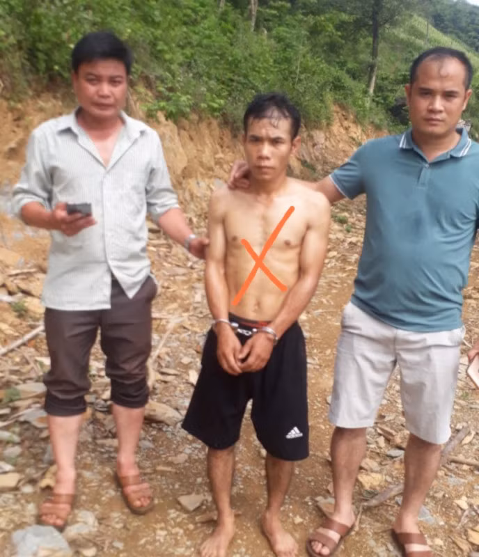 Đối tượng Bùi Mạnh Giang (x) thời điểm bị bắt giữ.