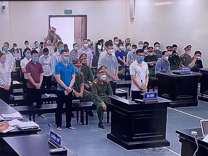 Các bị cáo tại phiên toà.