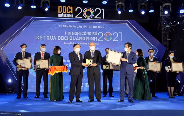 Quảng Ninh tổ chức công bố kết quả và vinh danh các đơn vị dẫn đầu về chỉ số năng lực cạnh tranh cấp sở, ngành, địa phương (DDCI) trong năm 2021.
