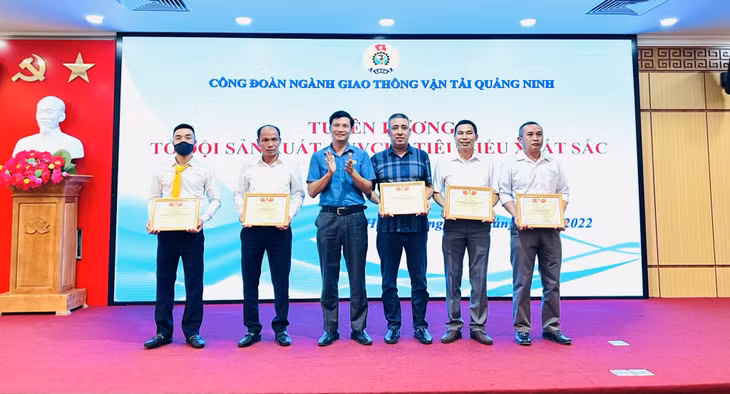 ... và 5 tổ đội xuất sắc dịp Tháng Công nhân 2022.