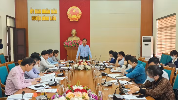 Đồng chí Lê Văn Ánh, Phó Chủ tịch HĐND tỉnh, phát biểu kết luận buổi giám sát.