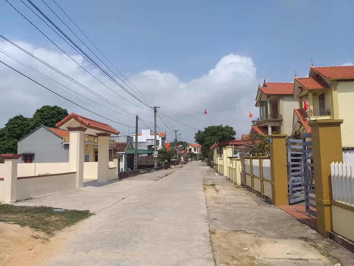 Hệ thống giao thông tại xã Vĩnh Thực (TP Móng Cái) được tỉnh quan tâm đầu tư đồng bộ.
