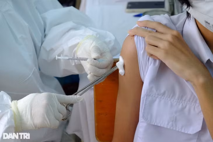 Các chuyên gia cho rằng, viêm gan cấp tính do virus "bí ẩn" không liên quan đến vaccine Covid-19 (Ảnh minh họa: Hoàng Lê).