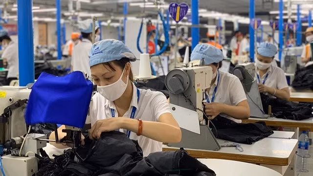 Thời gian đóng BHTN để xét hưởng BHTN là tổng các khoảng thời gian đã đóng BHTN liên tục hoặc không liên tục