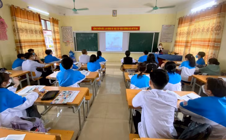 Học sinh khối 9 Trường TH-THCS-THPT Nguyễn Bỉnh Khiêm (TP Hạ Long) tích cực ôn luyện kiến thức chuẩn bị cho Kỳ thi tuyển sinh vào lớp 10 THPT. Ảnh: Lan Anh