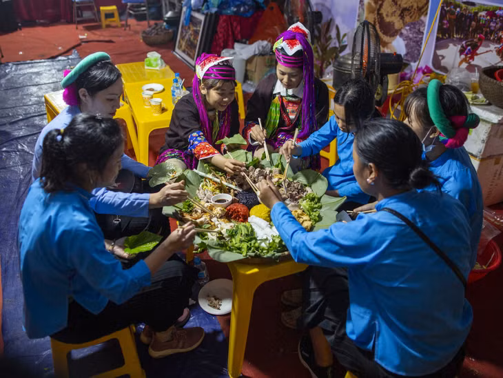 Ẩm thực chợ đêm Pò Hèn.